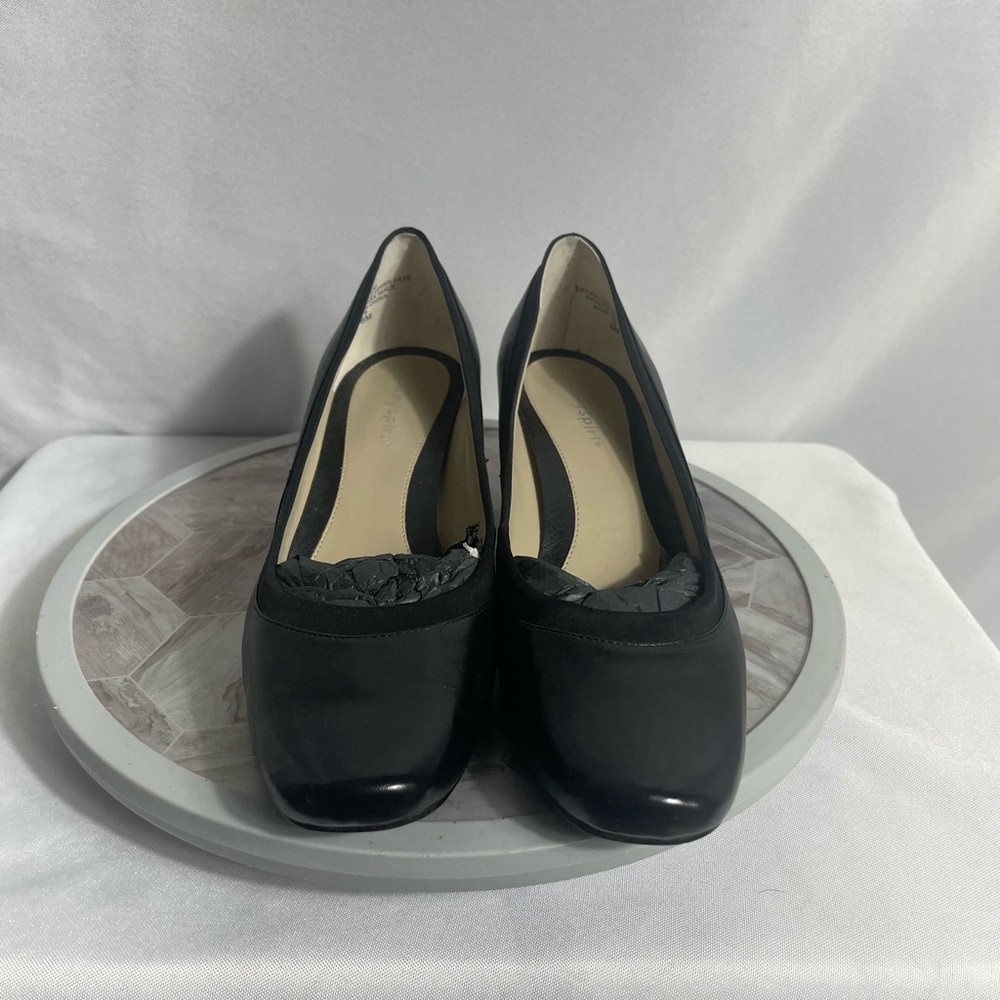 Easy Spirit Classic Black Pumps